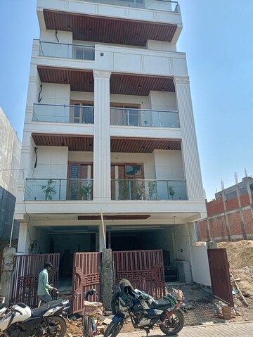 3 BHK Builder Floor – Exterior View View at BPTP District 3, Sector 85 - for Sale