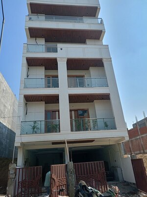 3 BHK Builder Floor – Exterior View View at BPTP District 3, Sector 85 - for Sale