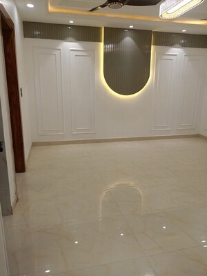 Bathroom in 3 BHK Builder Floor at BPTP District 3, Sector 85 – for Sale