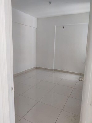 Room in 1 BHK Apartment at Guduvanchery – for Sale