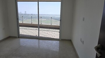 Room in 3 BHK Apartment at Lokhandwala Minerva Mahalaxmi, Mahalaxmi – for Rent