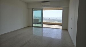 Room in 3 BHK Apartment at Lokhandwala Minerva Mahalaxmi, Mahalaxmi – for Rent