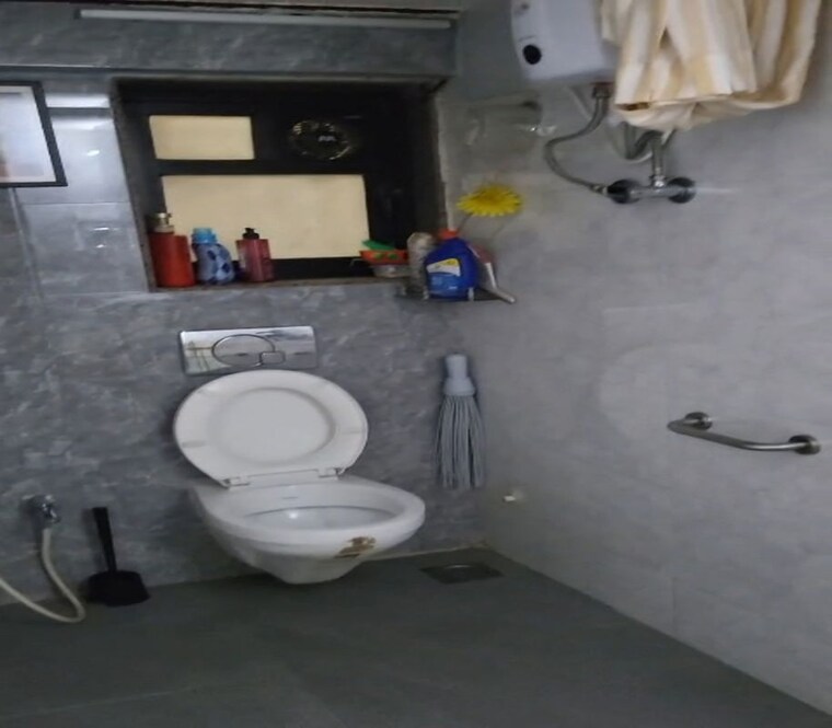 Bathroom, parel 1 Bedroom 550 Sq.Ft. Apartment In Parel Mumbai 9972337