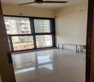 Room in 3 BHK Apartment at Matunga East – for Rent
