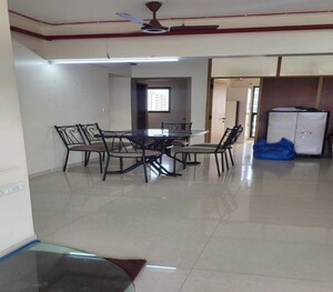 Living Room in 3 BHK Apartment at Matunga East – for Rent