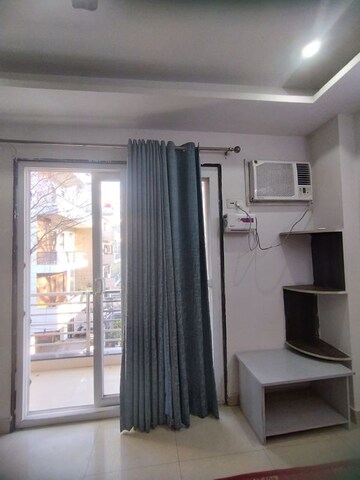 Living Room in 2 BHK Builder Floor at Sector 52 – for Rent