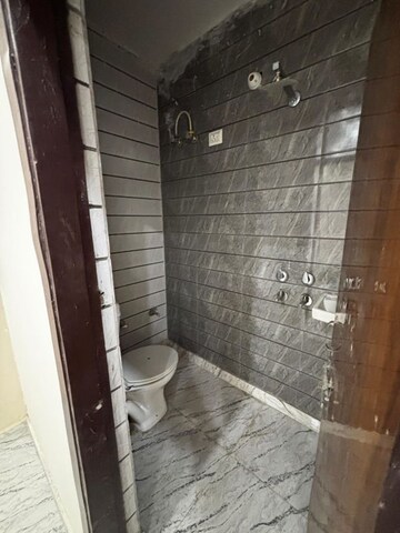 Bathroom in 2 BHK Builder Floor at Uttam Nagar – for Rent