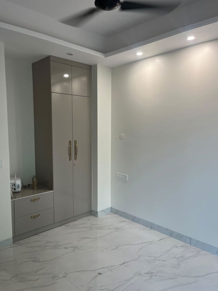 Room, central-park-flower-valley 3 Bedroom 250 Sq.Yd. Independent House In Sohna Sector 33 Gurgaon 9972482
