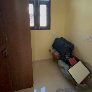 Room in 2 BHK Builder Floor at Kotla Mubarakpur – for Rent