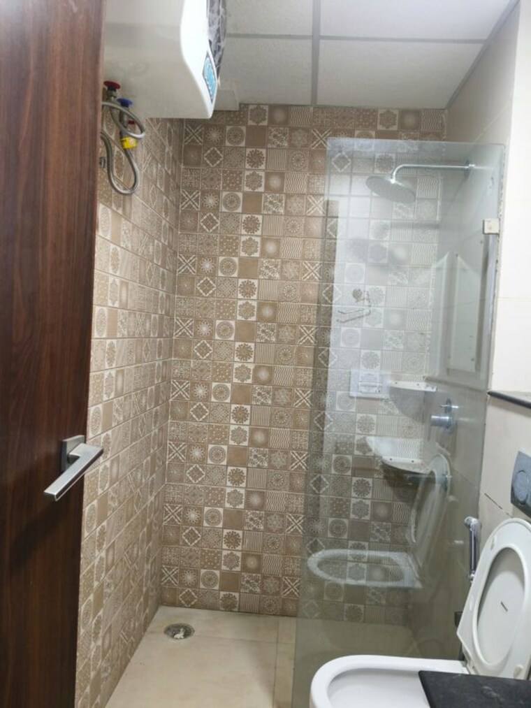 Bathroom, maya-green-lotus-saksham 3 Bedroom 1950 Sq.Ft. Apartment In International Airport Road Zirakpur 9972520