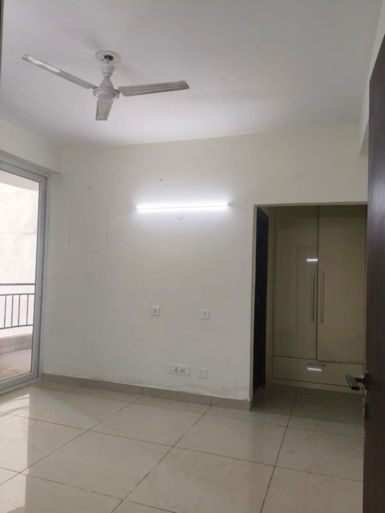 Room, maya-green-lotus-saksham 3 Bedroom 1950 Sq.Ft. Apartment In International Airport Road Zirakpur 9972520