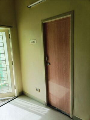 Room in 2 BHK Builder Floor at Selaiyur – for Sale