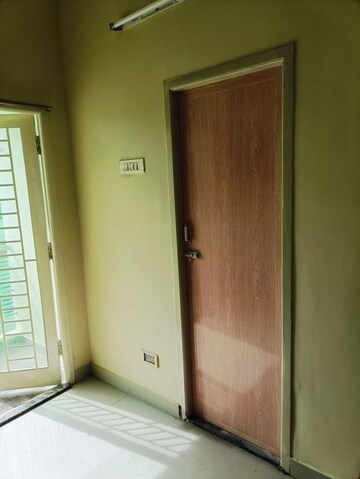 Room in 2 BHK Builder Floor at Selaiyur – for Sale