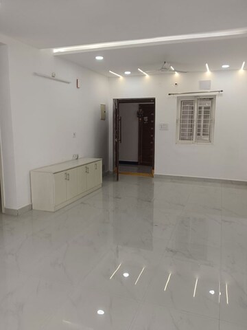 Room in 3 BHK Apartment at Kokapet – for Rent