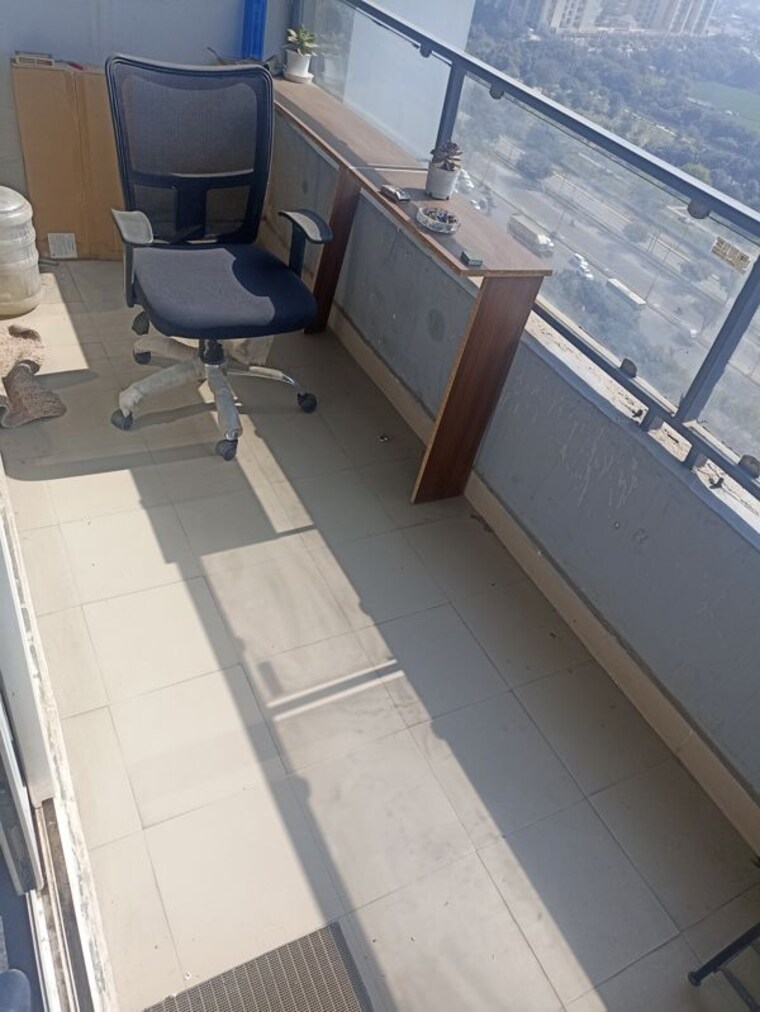 Team Area, gaur-city-mall Commercial Office Space 380 Sq.Ft. In Sector 4 Greater Noida Greater Noida 9972534