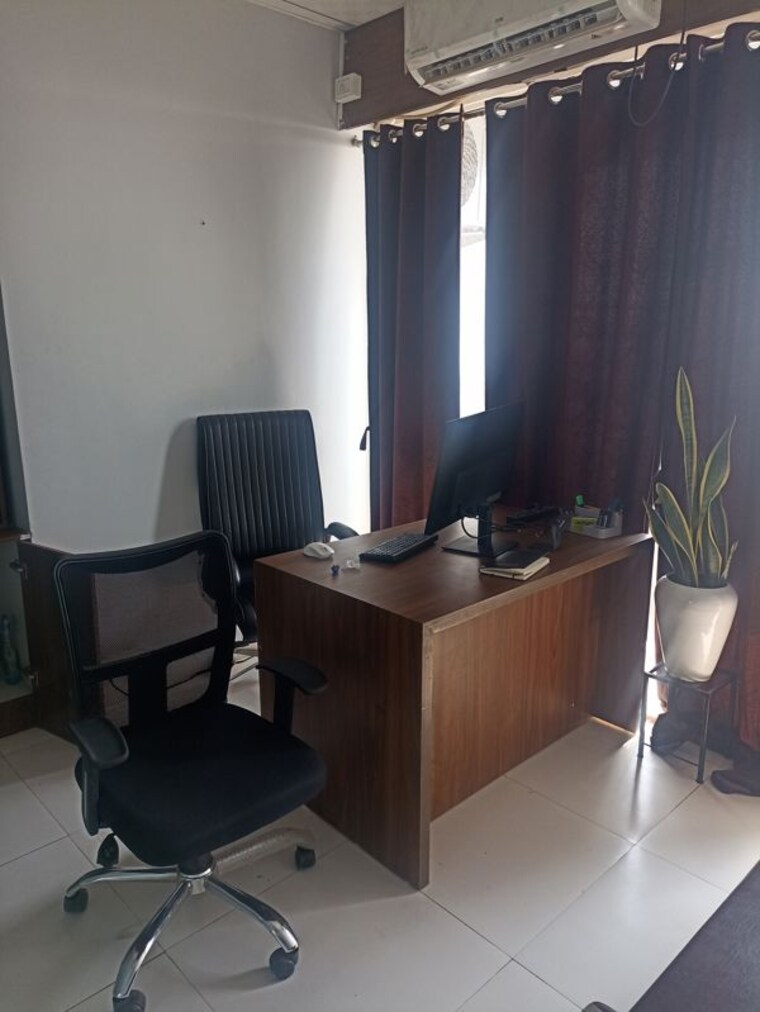 Team Area, gaur-city-mall Commercial Office Space 380 Sq.Ft. In Sector 4 Greater Noida Greater Noida 9972534