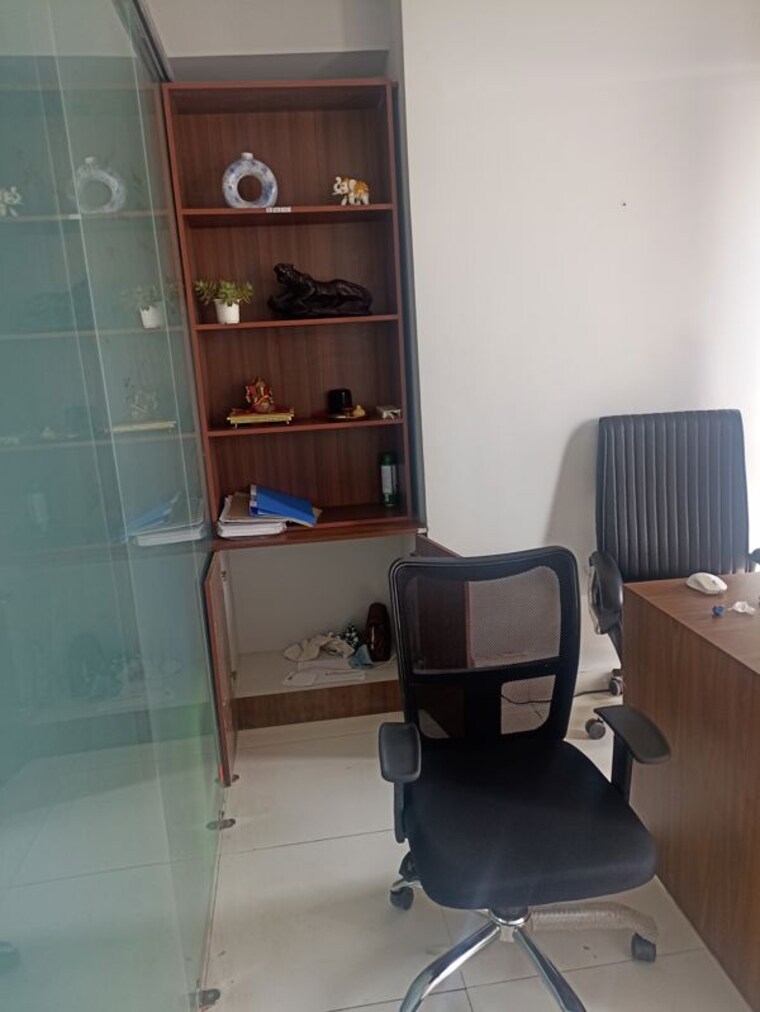 Team Area, gaur-city-mall Commercial Office Space 380 Sq.Ft. In Sector 4 Greater Noida Greater Noida 9972534