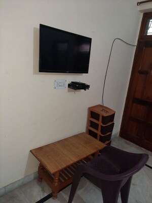 Furnished Amenities in 3 BHK Builder Floor at Sector 38 – for Rent