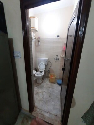 Building Lobby in 3 BHK Builder Floor at Sector 38 – for Rent