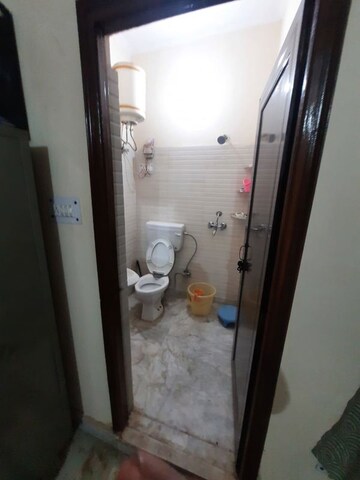 Building Lobby in 3 BHK Builder Floor at Sector 38 – for Rent