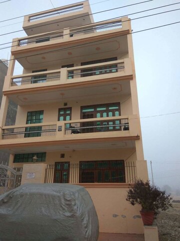 3 BHK Builder Floor For Rent in Sector 38