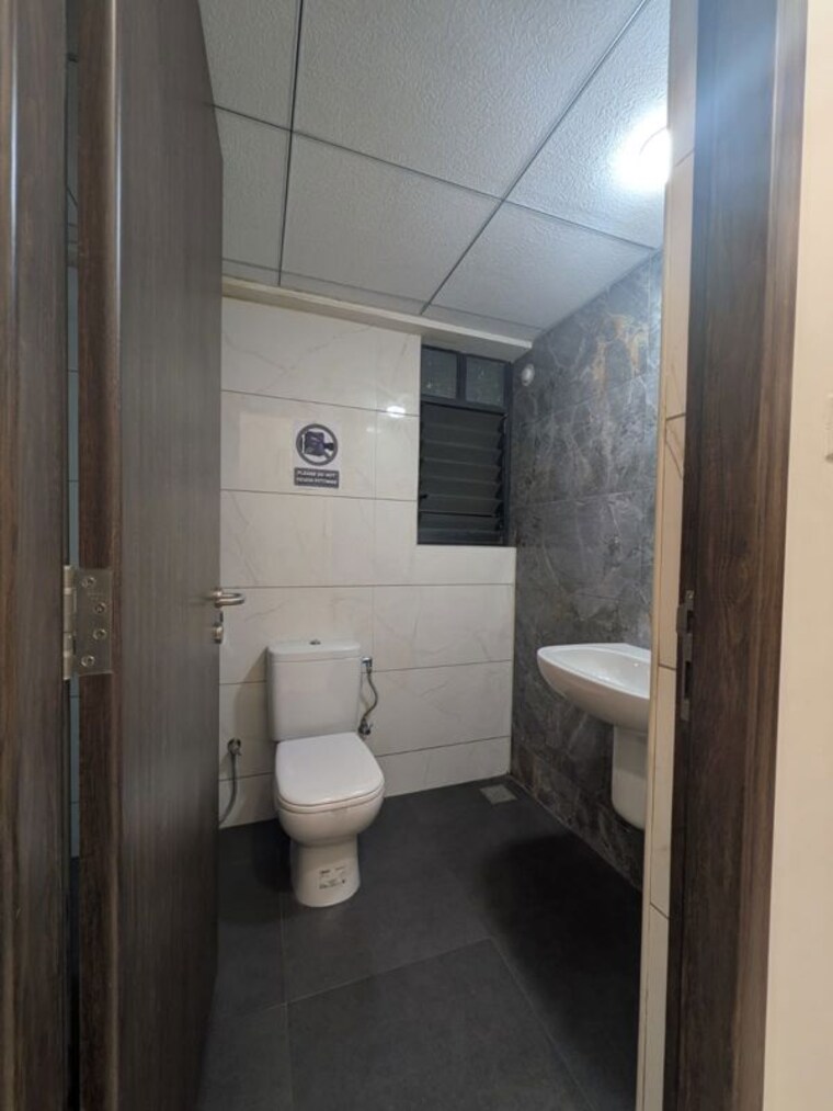 Bathroom, kumar-princetown 2 Bedroom 1096 Sq.Ft. Apartment In Undri Pune 9972453