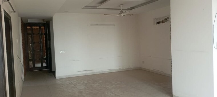Room, dhakoli 5 Bedroom 2633 Sq.Ft. Apartment In Dhakoli Zirakpur 9972567