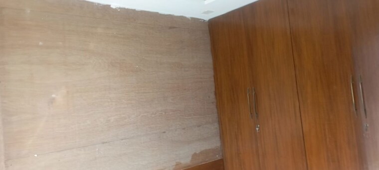 Room, dhakoli 5 Bedroom 2633 Sq.Ft. Apartment In Dhakoli Zirakpur 9972567