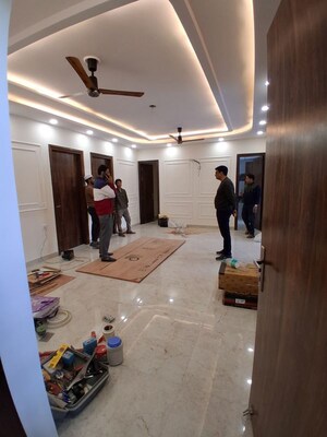 Parking in 3 BHK Apartment at Uninav Utopia, Morti – for Rent