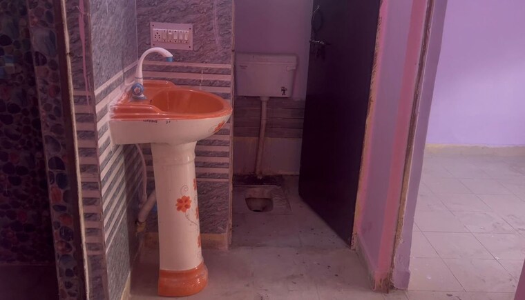 Bathroom, upavp-brahmputra-enclave 1 Bedroom 550 Sq.Ft. Apartment In Siddharth Vihar Ghaziabad 9972613