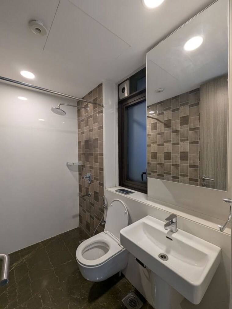 Washroom, lodha-kiara 3 Bedroom 1177 Sq.Ft. Apartment In Worli Mumbai 9972634