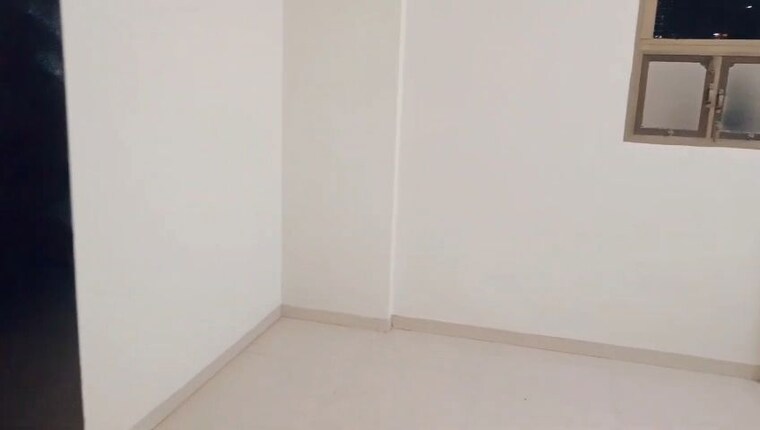 Room, dadar east 1 Bedroom 500 Sq.Ft. Apartment In Dadar East Mumbai 9972716