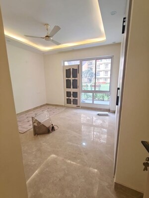 Room in 3 BHK Builder Floor at Ansal Sushant Apartments, Sushant Lok I – for Rent