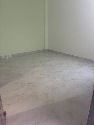 Room in 2 BHK Independent House at Mahanagar – for Rent