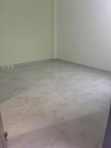 Room in 2 BHK Independent House at Mahanagar – for Rent