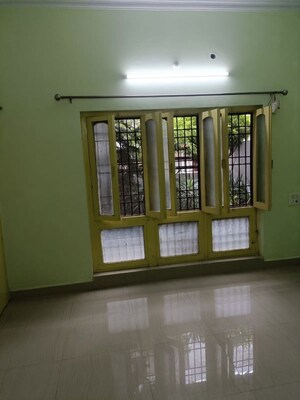 Room in 2 BHK Independent House at Mahanagar – for Rent