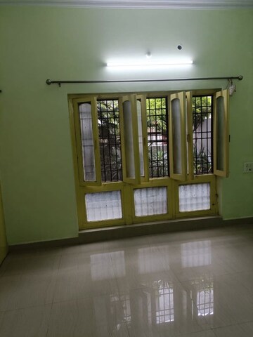 Room in 2 BHK Independent House at Mahanagar – for Rent