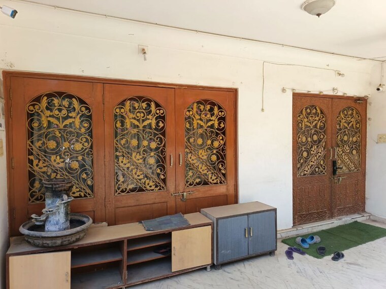 Bedroom, bopal 6+ Bedroom 800 Sq.Yd. Apartment In Bopal Ahmedabad 9972732