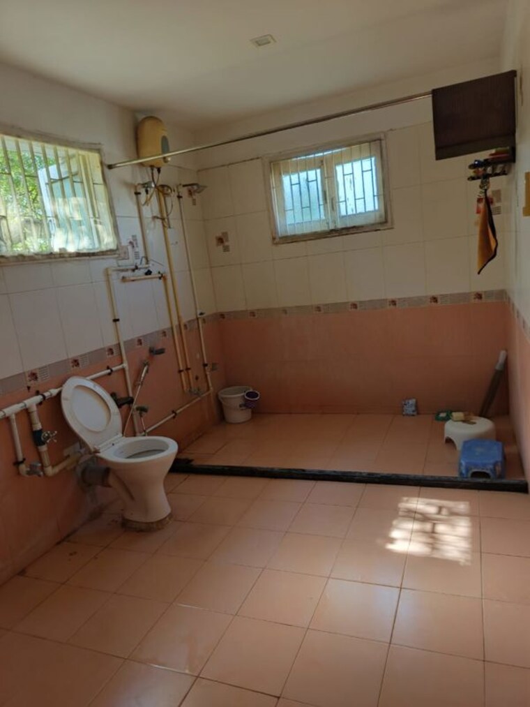 Attached Bathroom, bopal 6+ Bedroom 800 Sq.Yd. Apartment In Bopal Ahmedabad 9972732