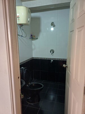 Bathroom in 3 BHK Apartment at Dona Paula – for Rent