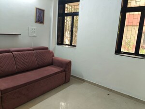 Room in 2 BHK Apartment at Geetanjali CHS Andheri West, Andheri West – for Rent
