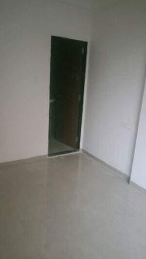 Room in 1 BHK Apartment at Kunal Royal Heritage, Borivali West – for Rent