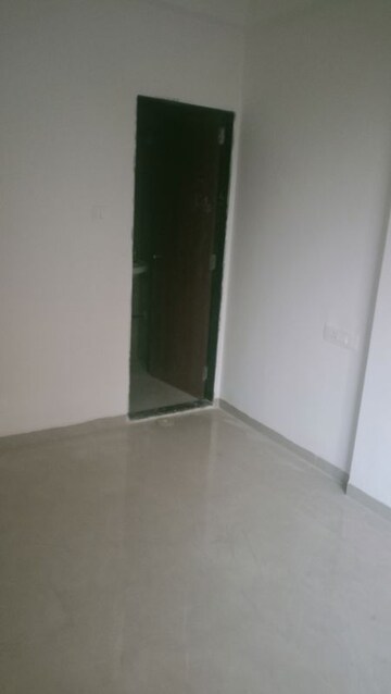 Room in 1 BHK Apartment at Kunal Royal Heritage, Borivali West – for Rent