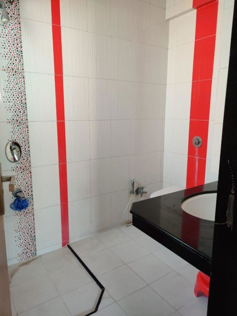 Bathroom, malpani-the-crest 3 Bedroom 1250 Sq.Ft. Apartment In Pimple Saudagar Pune 9972799