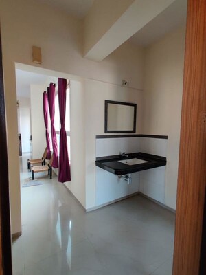 Room in 3 BHK Apartment at Malpani The Crest, Pimple Saudagar – for Rent