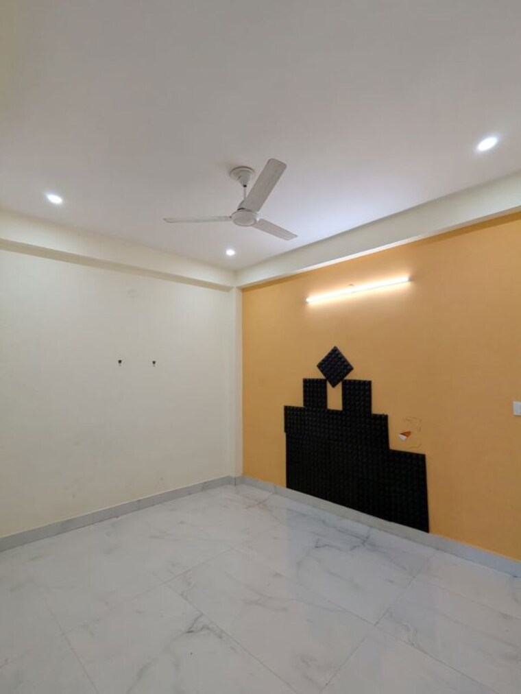 Room, saket 2 Bedroom 1001 Sq.Ft. Builder Floor In Saket Delhi 9972805