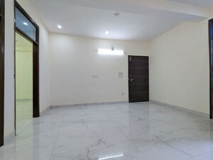 Room in 2 BHK Builder Floor at Saket – for Rent