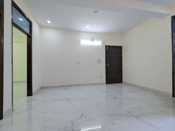 Room in 2 BHK Builder Floor at Saket – for Rent