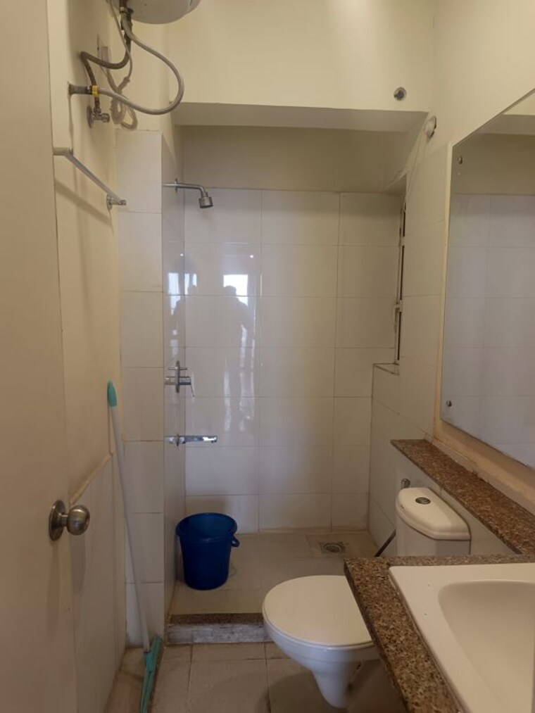 Bathroom, moti nagar 3 Bedroom 1568 Sq.Ft. Apartment In Moti Nagar Delhi 9972808