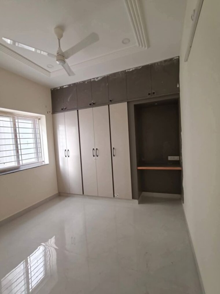 Room, banjara hills 3 Bedroom 1800 Sq.Ft. Apartment In Banjara Hills Hyderabad 9972896